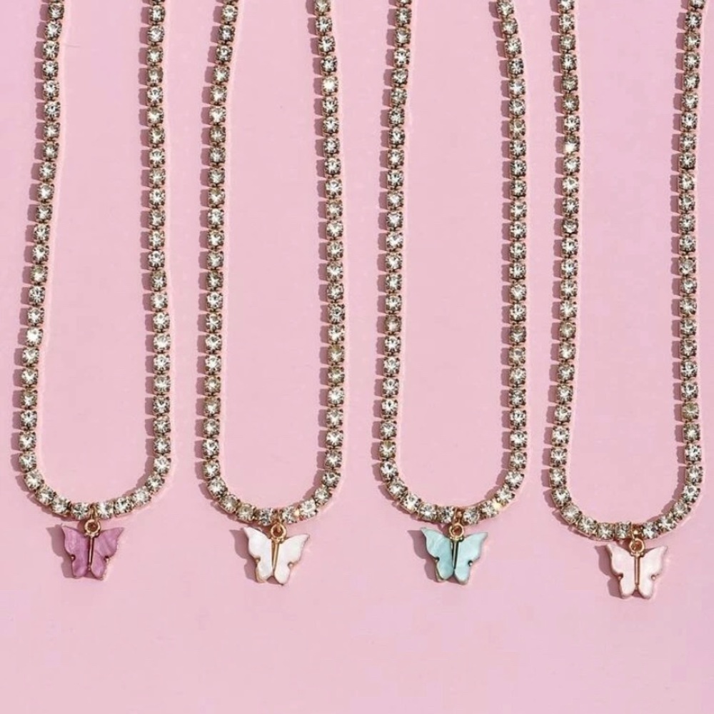 4 Pcs Butterfly 🦋 Necklaces✨🤍